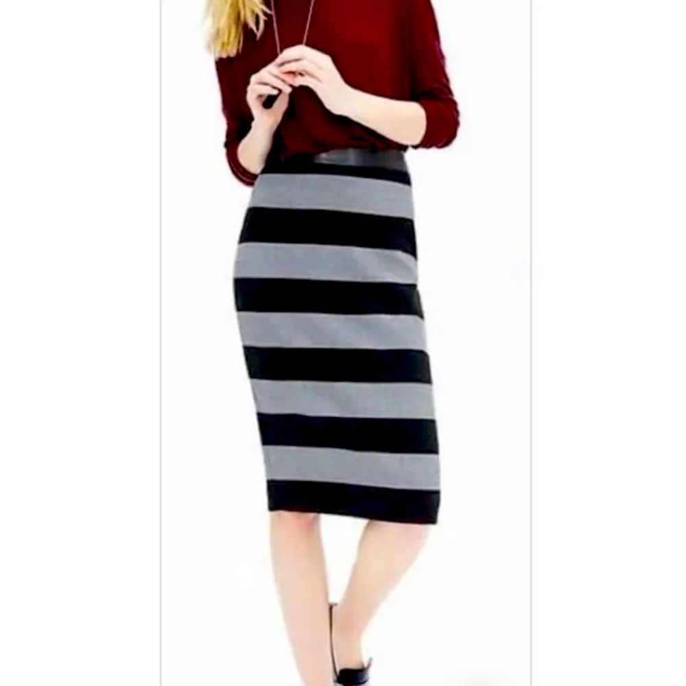 ❤️4/$40 SALE! ❤️ Banana Republic Striped Pencil Skirt